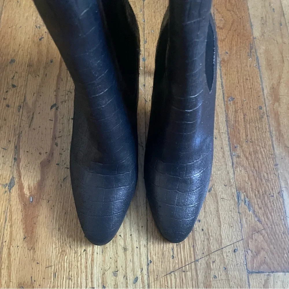 Paige Leather Gunmetal Crocodile Print Pull On Heel Booties Size 10
